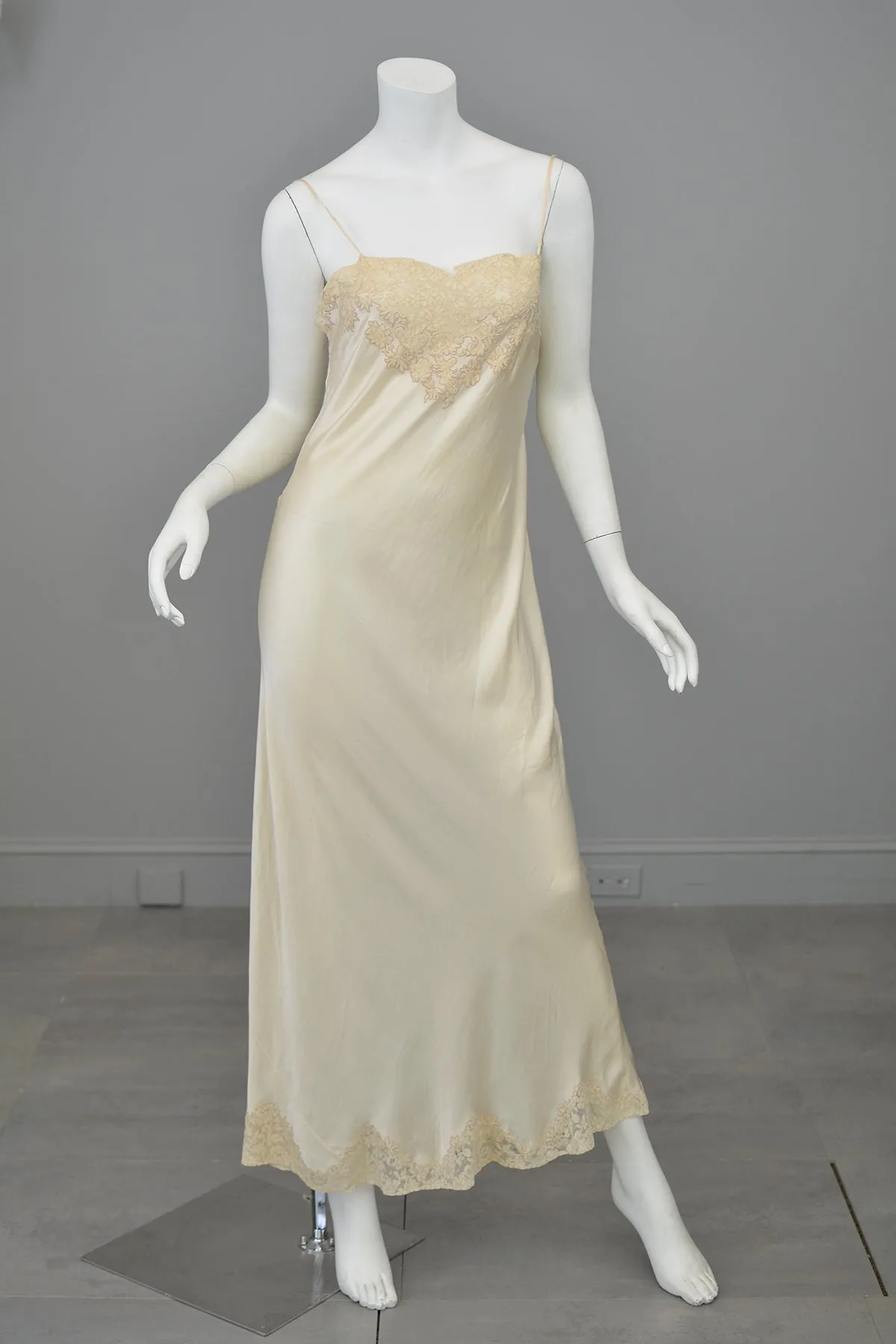 1930s Cream Silk Satin Lingerie Lace Bodice Bias Cut Negligee Gown