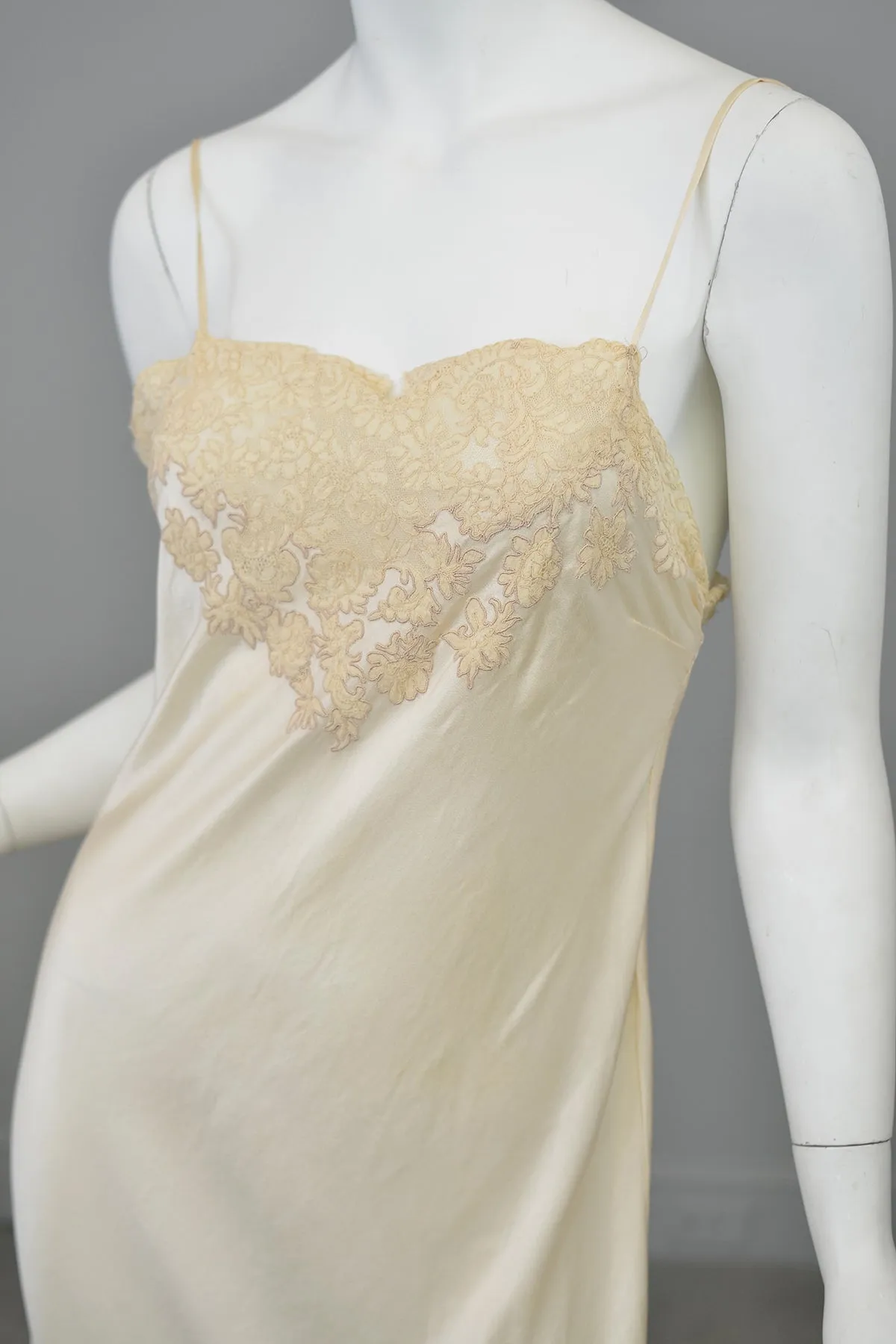 1930s Cream Silk Satin Lingerie Lace Bodice Bias Cut Negligee Gown