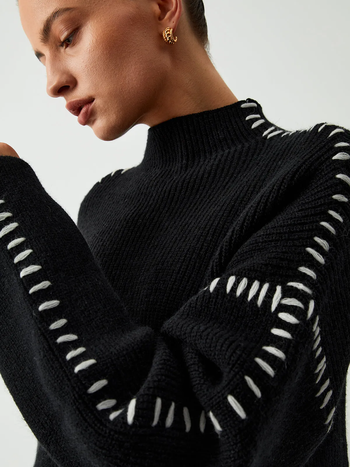 ALMA™ | Oversized Turtleneck Sweater with Elegant Piqué Details