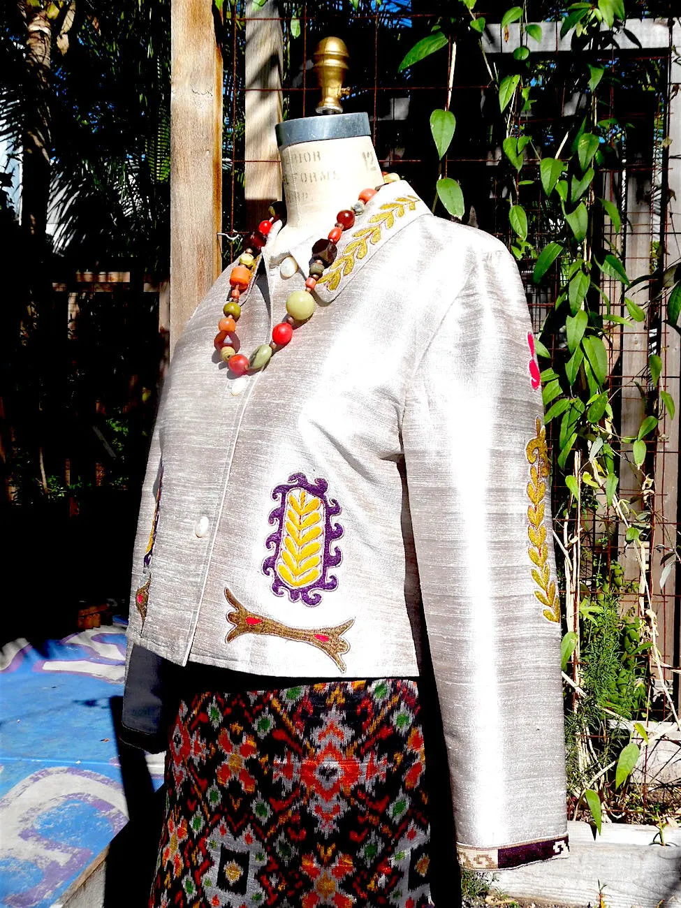 Box Jacket Vintage Suzani Embroidery Beige Lemongrass