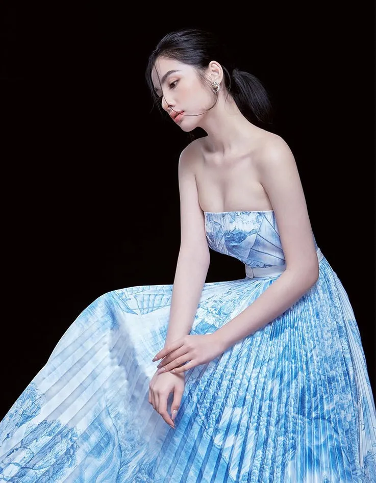 Elegant taffeta material pleated skirt,  and drop shoulder silhouette- Bato