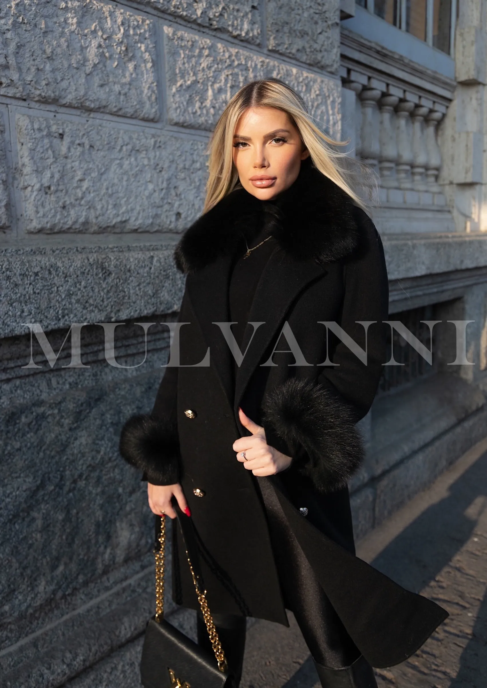 LONDON Black Cashmere Coat with Fox Fur