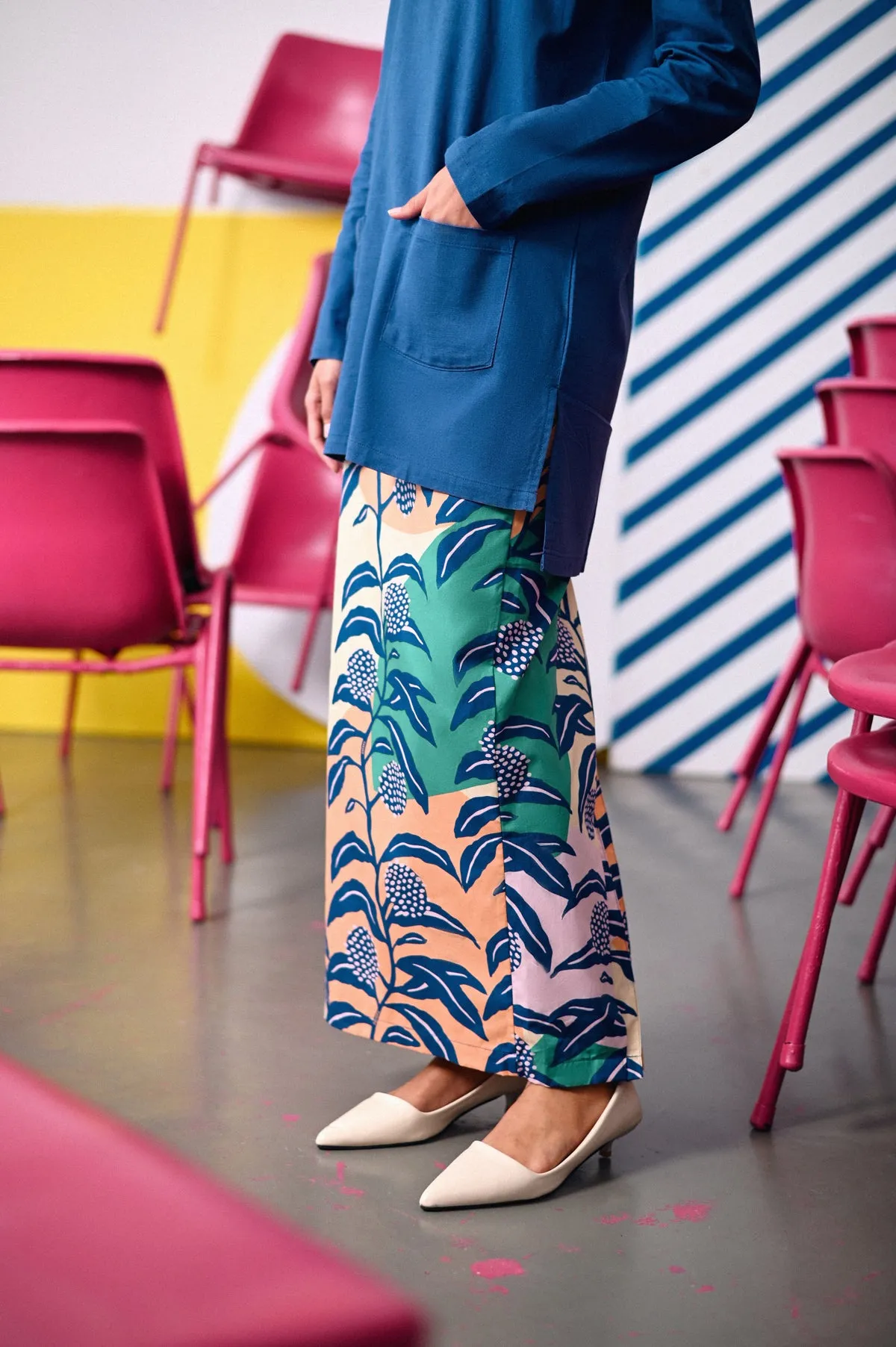 The Dulu Kita Women Fan Pleats Skirt - Dandelions